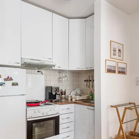 Bright & Stylish, Fully-equipped Apartment