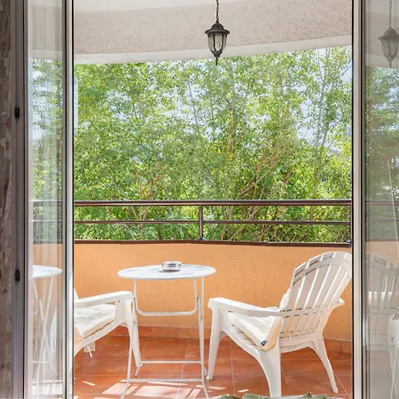 Bright & Stylish, Fully-equipped Apartament Scopia