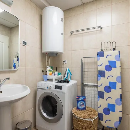 Bright & Stylish, Fully-equipped Apartament Scopia
