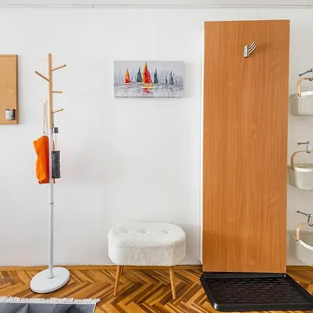 Bright & Stylish, Fully-equipped