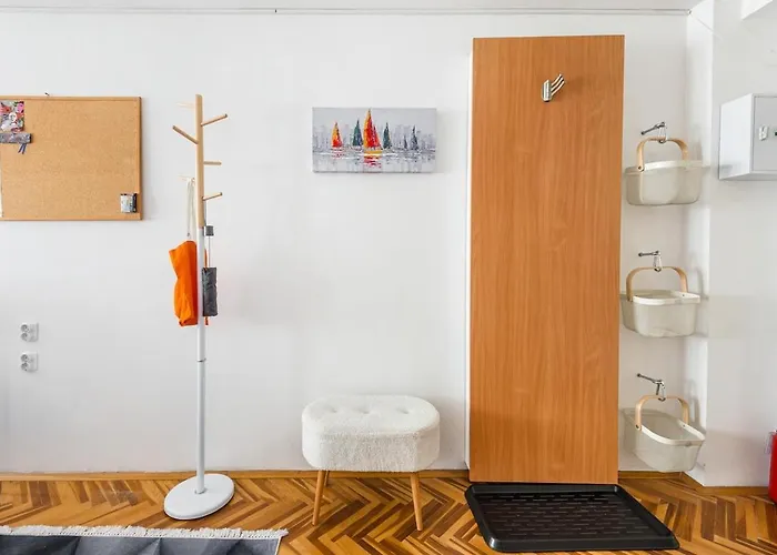 Bright & Stylish, Fully-equipped